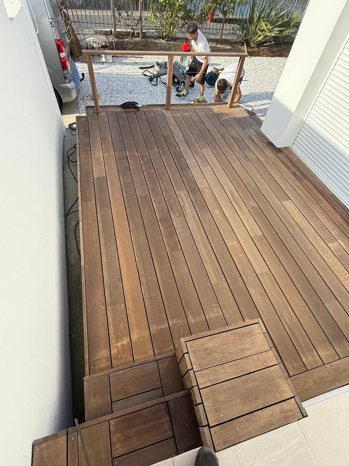 Intervention nettoyage terrasse en cours Bayonne