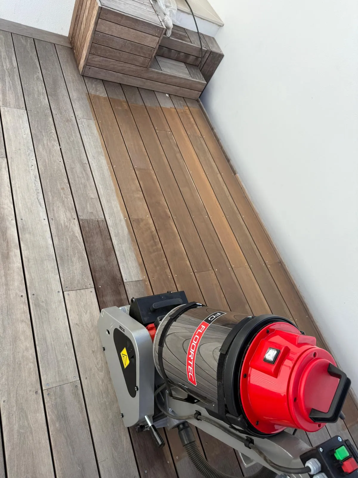 Machine professionnelle nettoyage terrasse bois